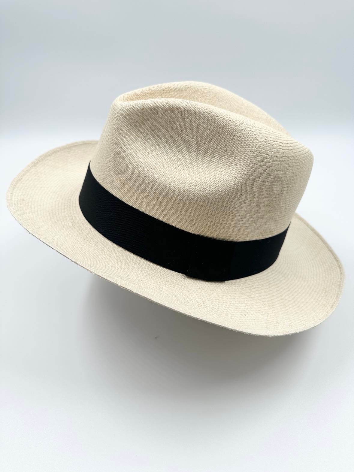Ægte Montecristi Fedora Panama Hat med en kvalitet på 19-20 fletninger pr. inch - håndflettet for en unik hat - ingen hatte er ens
