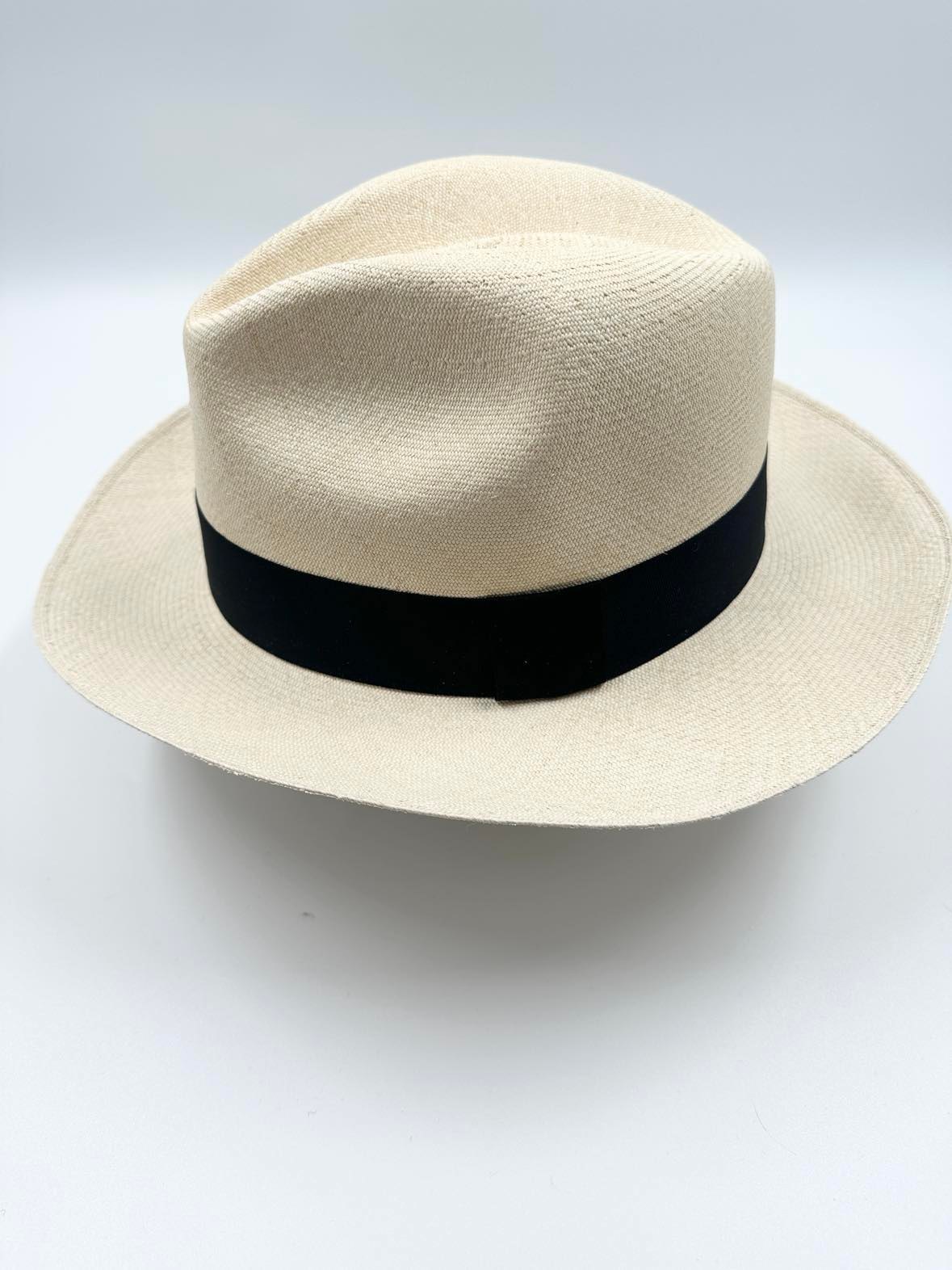 Ægte Montecristi Fedora Panama Hat med en kvalitet på 19-20 fletninger pr. inch - kvaliteten er høj og hatten er unik