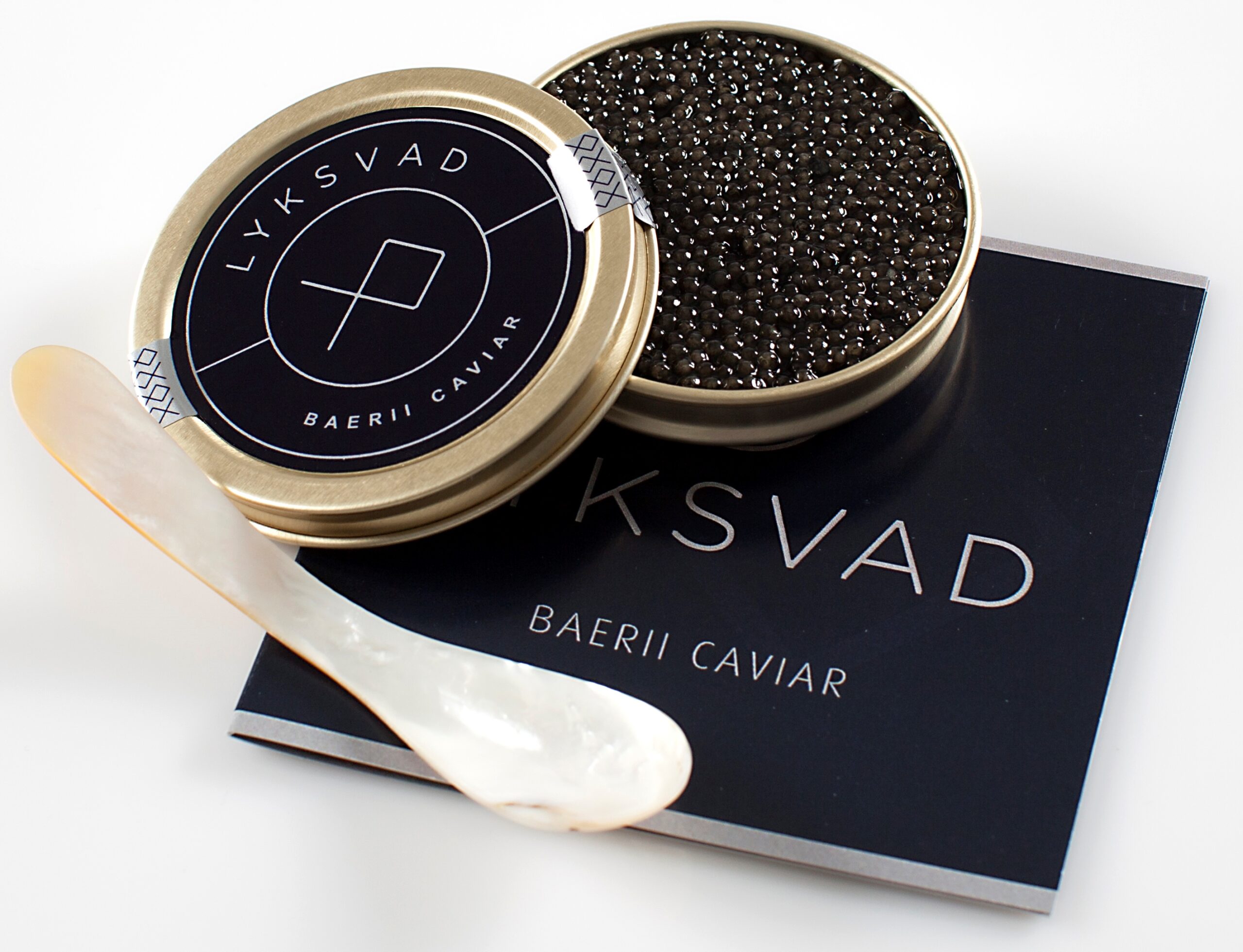 Baerii caviar fra Lyksvad åben dåse med perlemors ske